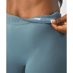 ICANIWILL Define Seamless Logo Biker Shorts, Jungle Green -Udstyr og tilbehør butik 13033 051R ICIW Define Seamless Logo Biker Shorts Jungle Green 04 juni22