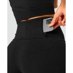 ICANIWILL Ribbed Define Seamless Pocket Shorts, Black -Udstyr og tilbehør butik 13060 001R ICIW Ribbed Define Seamless Pocket Shorts Black 04 aug22