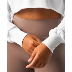 ICANIWILL Nimble Cropped Crewneck, White -Udstyr og tilbehør butik 13131 002R ICANIWILL Nimble Cropped Crewneck White 04 dec22