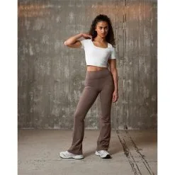 ICANIWILL Nimble Soft Cropped T-shirt, White -Udstyr og tilbehør butik 13139 002R ICANIWILL Nimble Soft Cropped T shirt White 04 dec22