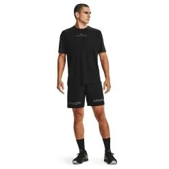 Under Armour UA Woven Graphic WM Short, Black -Udstyr og tilbehør butik 1361433 001R Under Armour UA Woven Graphic WM Short Black 04 0221