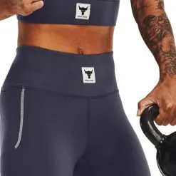 UA Project Rock Meridian Legging, Tempered Steel/Summit White -Udstyr og tilbehør butik 1373591 558R UA Project Rock Meridian Legging Tempered Steel Summit White 04 0922