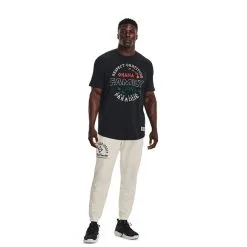 UA Project Rock Family SS, Black -Udstyr og tilbehør butik 1376894 001R UA Project Rock Family SS Black 04 jan23