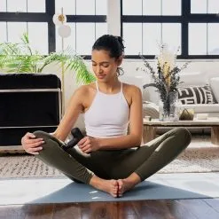 Lola Massage Gun, Mint Green -Udstyr og tilbehør butik 2020 13 LOLA Lola Massage GunBlack 0223 2 2