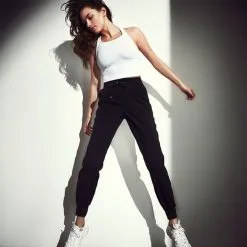 Casall Sportswear Crop Rib Racerback, White -Udstyr og tilbehør butik 204240010R Casall Crop Rib Racerback White 03 1222 1