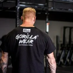 Gorilla Wear Augustine Old School Work Out Top, Army Green -Udstyr og tilbehør butik 905419001r augustine old school work out top black 4