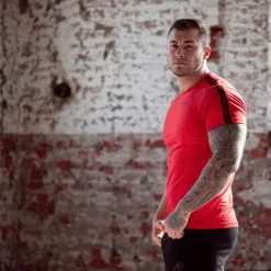 Gorilla Wear Chester T-Shirt, Black/Yellow -Udstyr og tilbehør butik 909535000R Gorilla Wear Chester T Shirt RedBlack juli20 06