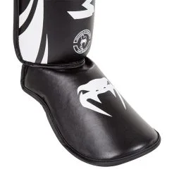 Venum "Challenger" Standup Shinguards, Black -Udstyr og tilbehør butik EU VENUM 0773 R Venum Challenger Standup Shin Guards Black 03 1020 1