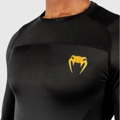 Venum G-Fit Rashguard, Long Sleeves, Black/Gold -Udstyr og tilbehør butik VENUM 03726 126R Venum G Fit Rashguard Long Sleeves Black Gold 06 0522