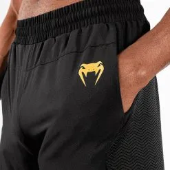 Venum G-Fit Training Shorts, Black/Gold -Udstyr og tilbehør butik VENUM 03728 126R Venum G Fit Training Shorts BlackGold 0522 2