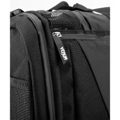 Venum Trainer Lite Evo Sports Bag, Black/White -Udstyr og tilbehør butik VENUM 03830 108 Venum Trainer Lite Evo Sports Bag BlackWhite 11 maj2 2