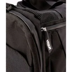 Venum Trainer Lite Evo Sports Bag, Black/Black -Udstyr og tilbehør butik VENUM 03830 114 Venum Trainer Lite Evo Sports Bag BlackBlack 08 maj22