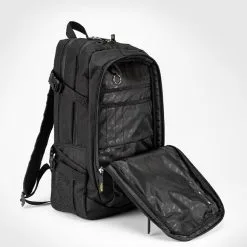 Venum Challenger Pro Evo BackPack, Black/White -Udstyr og tilbehør butik VENUM 03832 126 Venum Challenger Pro Evo BackPack BlackGold 05 maj22 1