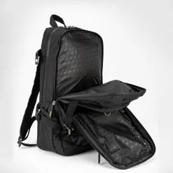 Venum Challenger Pro Evo BackPack, Black/Black -Udstyr og tilbehør butik VENUM 03832 126 Venum Challenger Pro Evo BackPack BlackGold 06 maj22