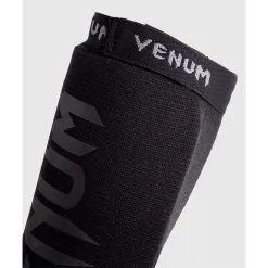 Venum Kontact Shin Guards, Black/White -Udstyr og tilbehør butik VENUM 0480 114 Venum Kontact Shin guards BlackBlack 06 maj22